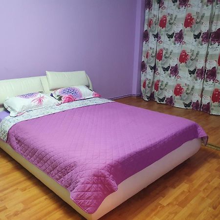 Crema Apartaments Ploieşti Eksteriør bilde